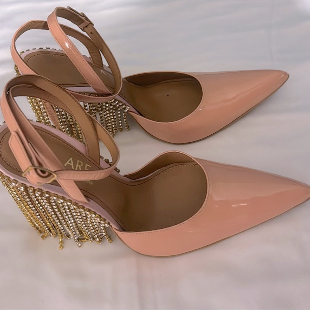 [area] crystal fringe “Chandelier” nude heels BNWT.